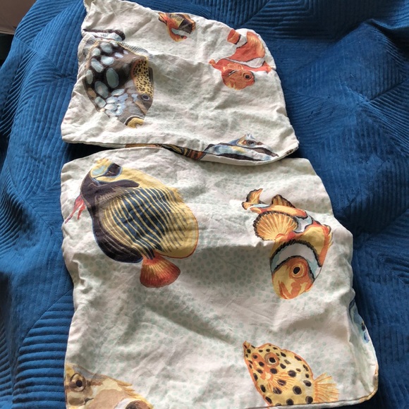 2 Gently used fish pillow case - Picture 7 of 8